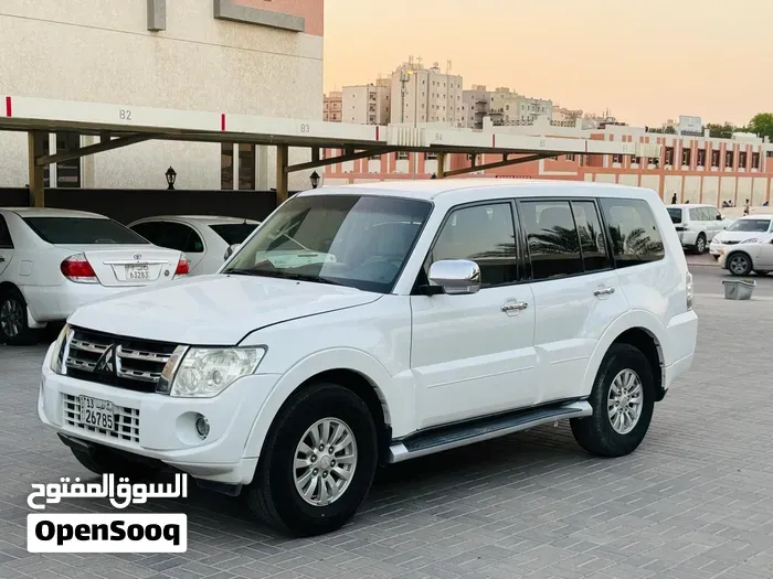 Mitsubishi Pajero 2014 photo 3