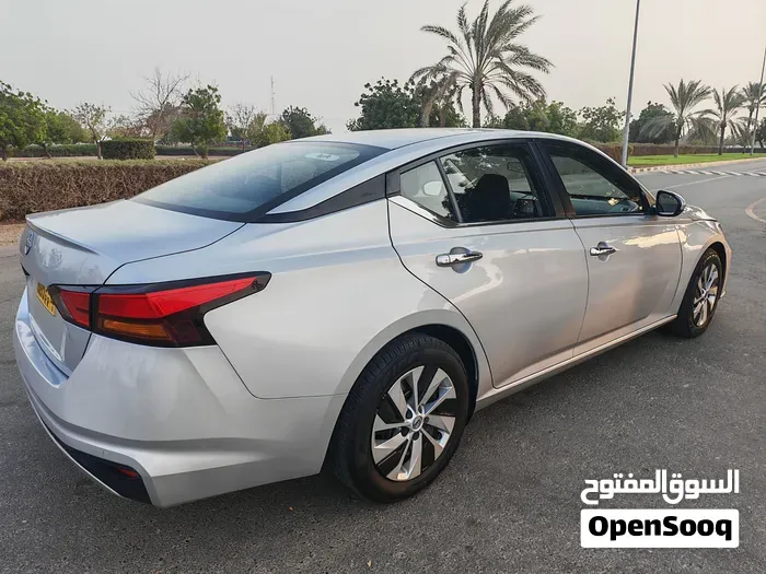 Nissan Altima 2023 photo 2