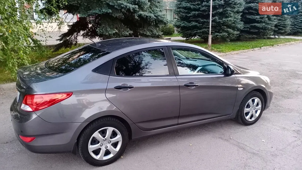Hyundai Accent 2013 photo 4
