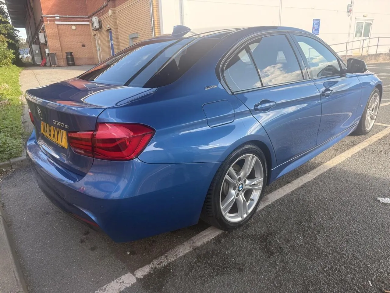 BMW 3 Series 2018 photo 5