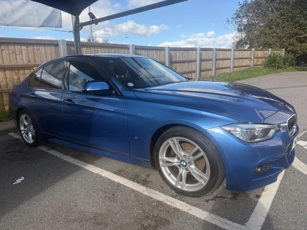 BMW 3 Series 2018 photo 2