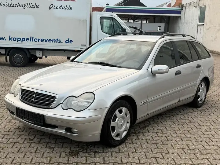 Mercedes-Benz C200
