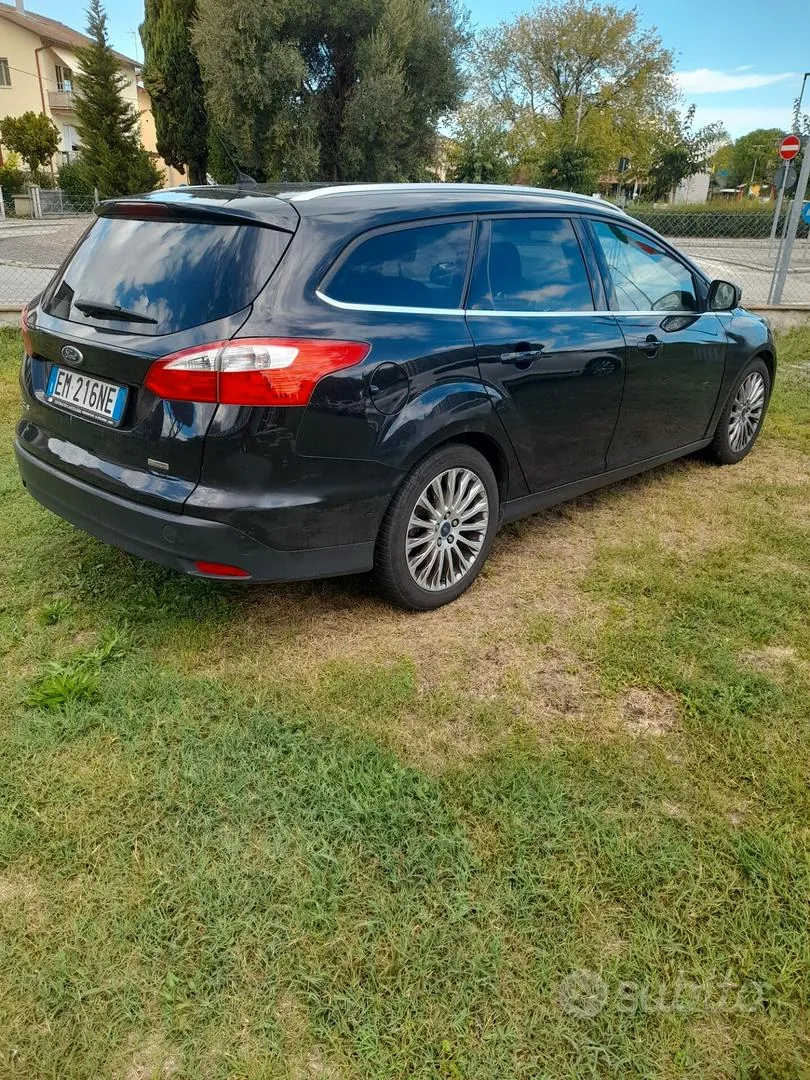 Ford Focus 2012 photo 2