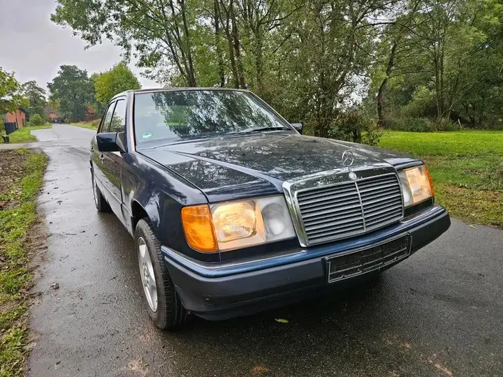 Mercedes-Benz W124