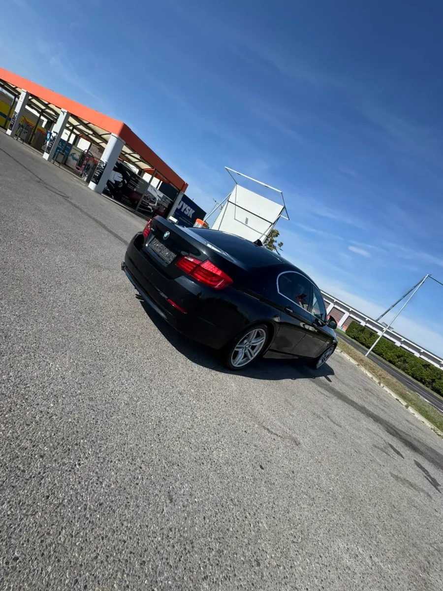 BMW 5 Series 2012 photo 3