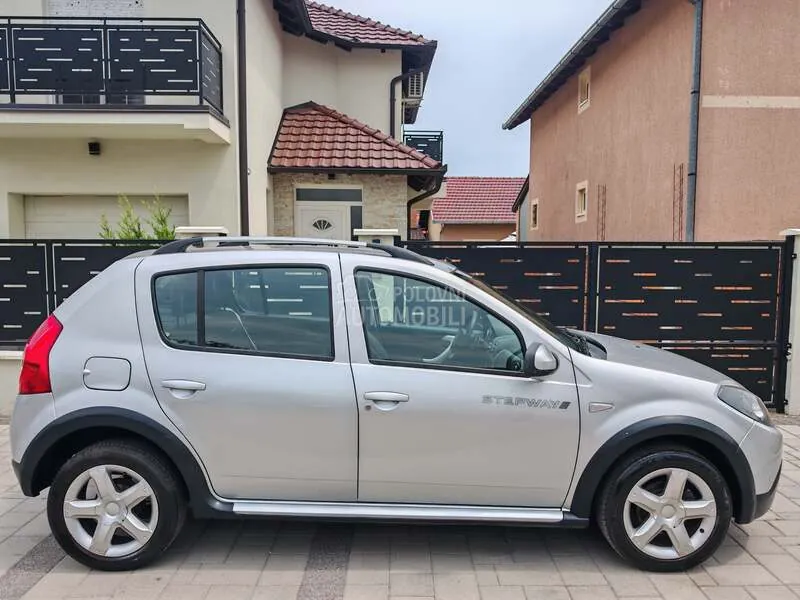 Dacia Sandero 2012 photo 2