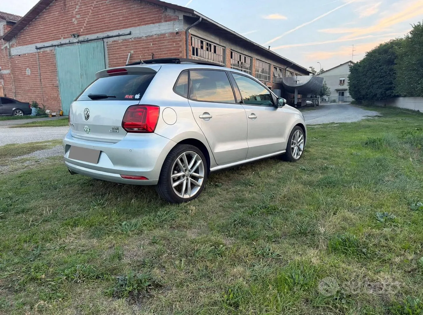 Volkswagen Polo 2016 photo 2