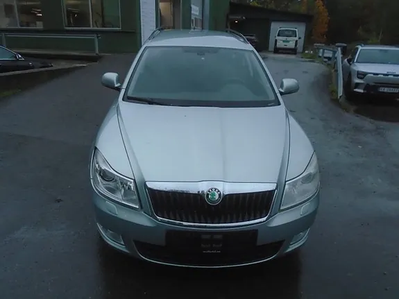 Skoda Octavia 2010 photo 3