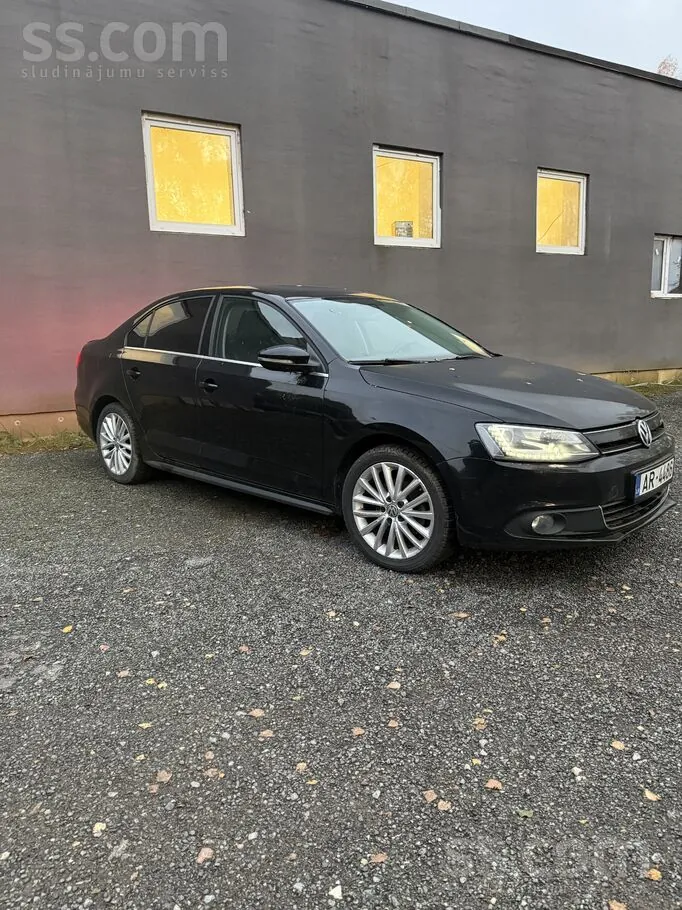 Volkswagen Jetta 2013 photo 2