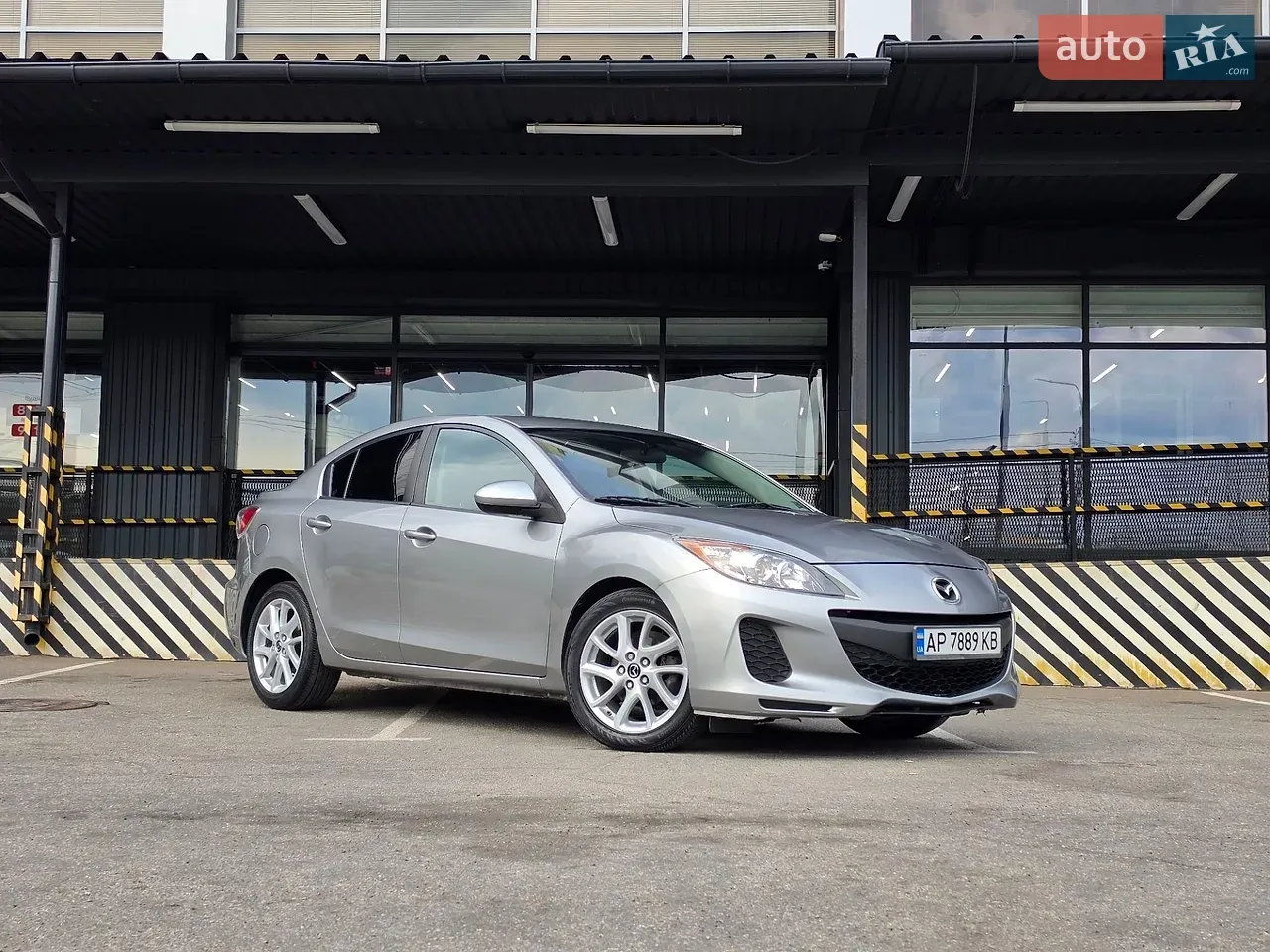 Mazda 3 2011 photo 2