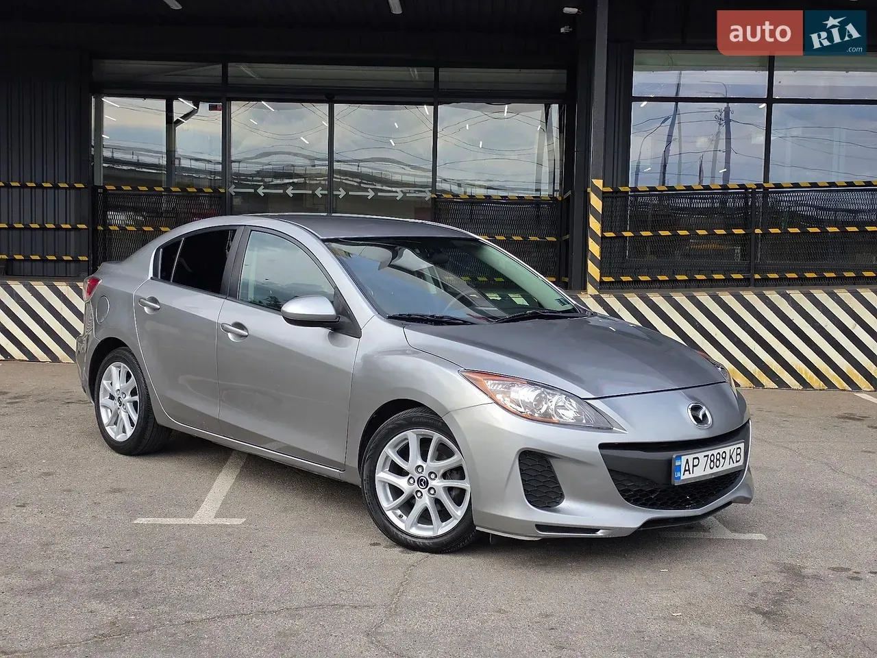 Mazda 3 2011 photo 3