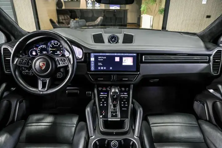 Porsche Cayenne 2020 photo 2