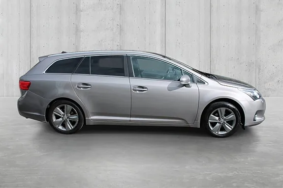 Toyota Avensis 2014 photo 5