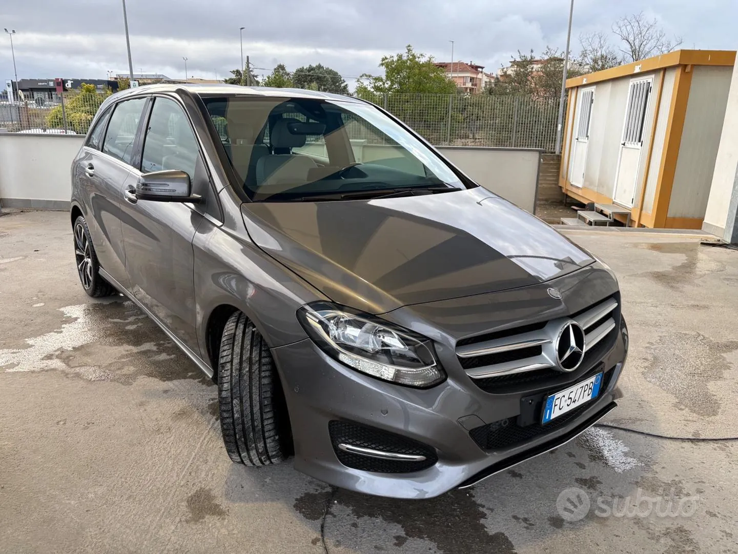 Mercedes-Benz B 180 D Executive 2015 photo 2