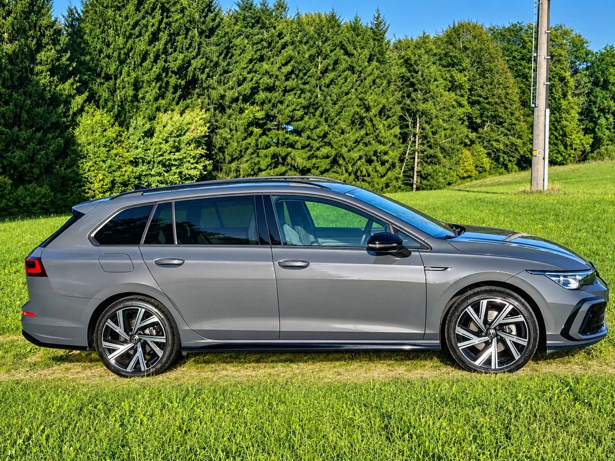 Volkswagen Golf 2023 photo 3