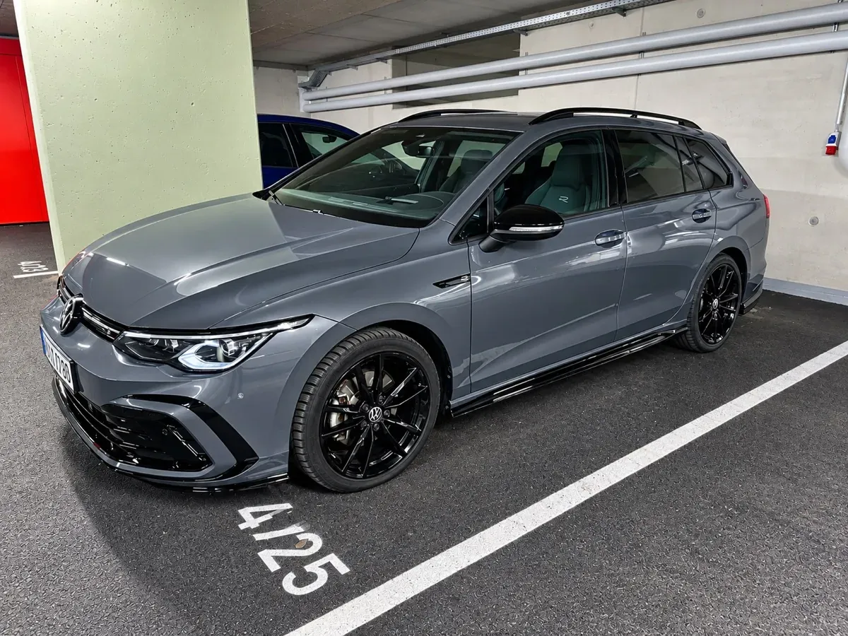 Volkswagen Golf 2023 photo 2