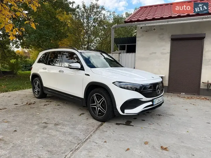 Mercedes-Benz Eqb
