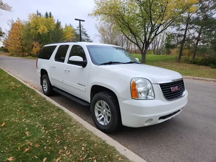 GMC Yukon Xl 2014 photo 2