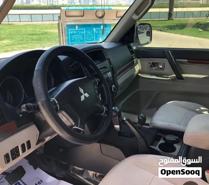 Mitsubishi Pajero 2008 photo 2