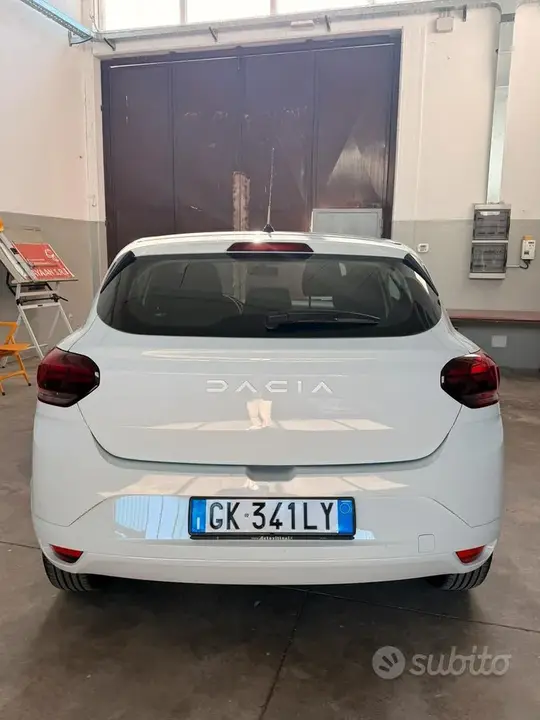 Dacia Sandero 2023 photo 2