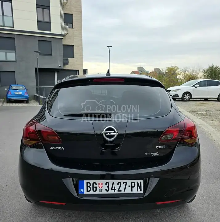 Opel Astra J 2009 photo 5