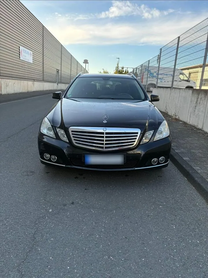 Mercedes-Benz E