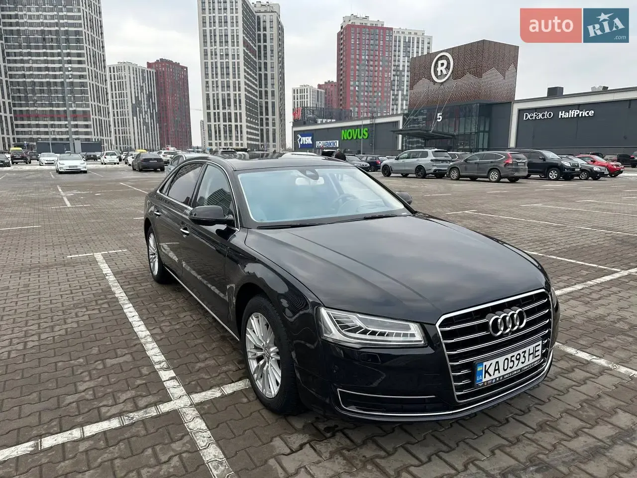 Audi A8 2013 photo 2