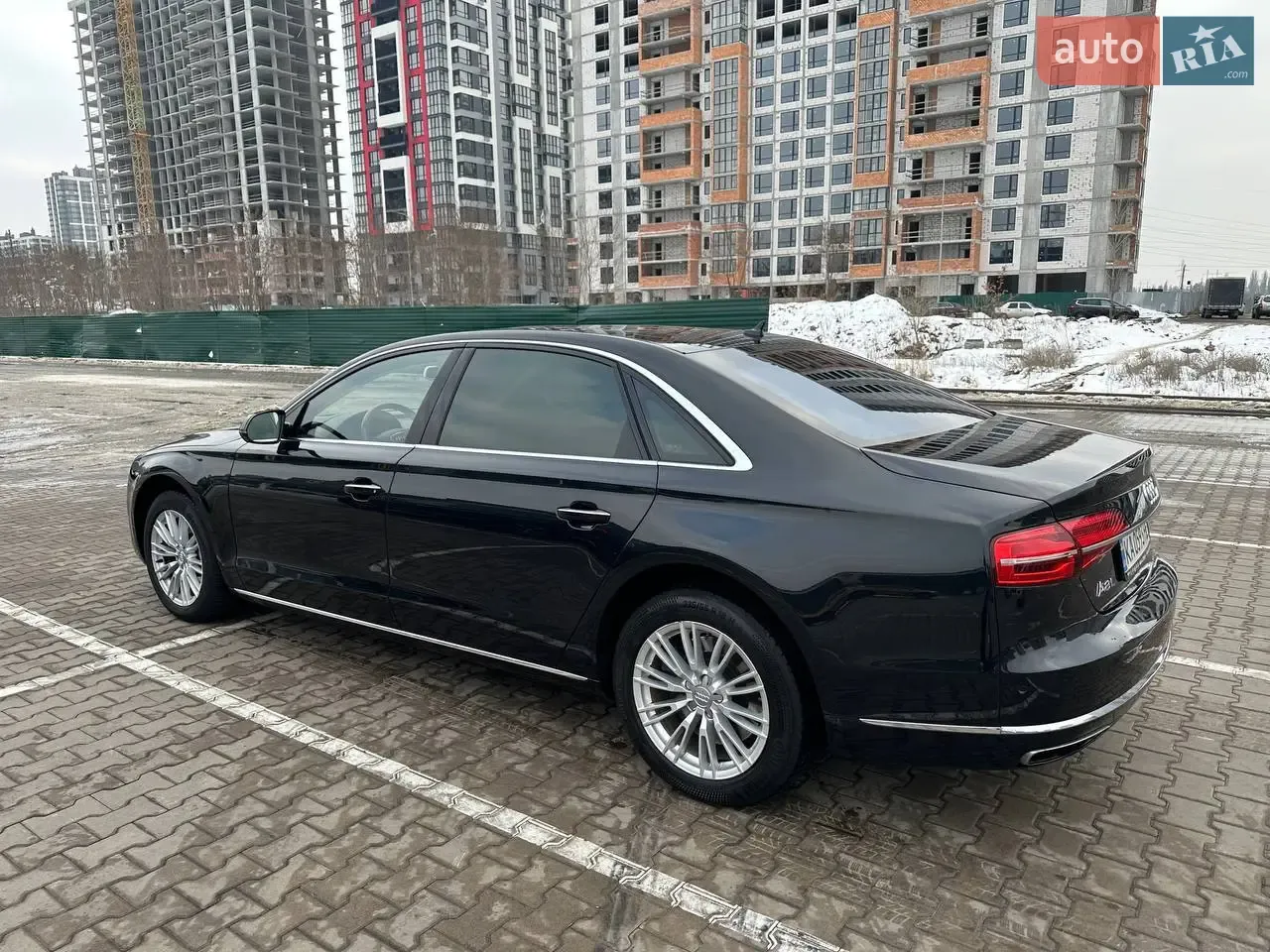 Audi A8 2013 photo 4