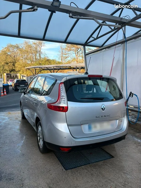 Renault Grand Scenic 2012 photo 3