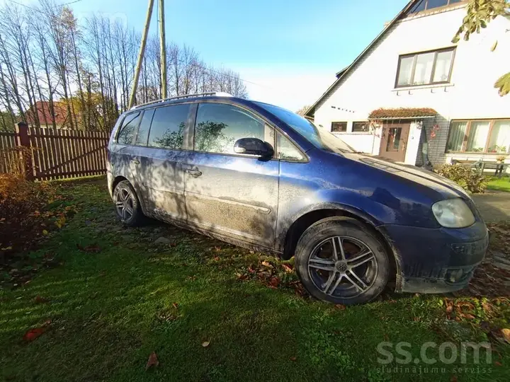 Volkswagen Touran 2006 photo 3