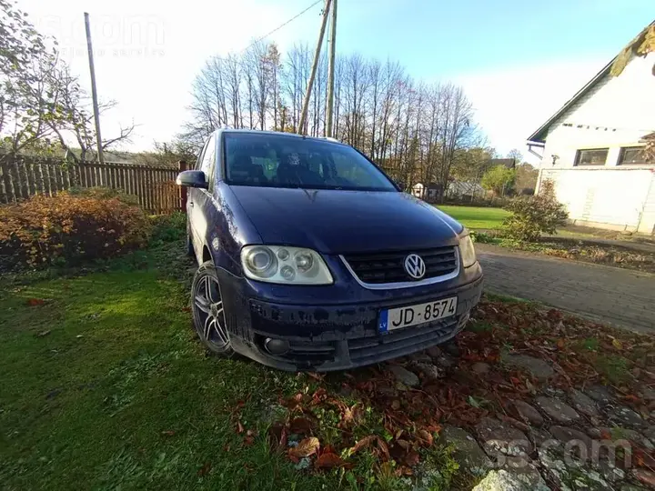 Volkswagen Touran 2006 photo 2