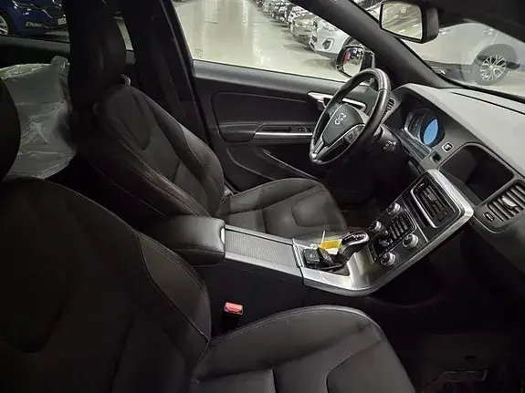 Volvo V60 Cross Country 2016 photo 4