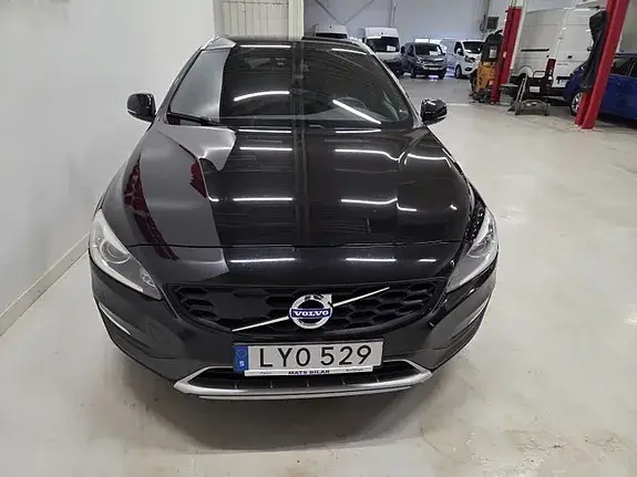 Volvo V60 Cross Country 2016 photo 2