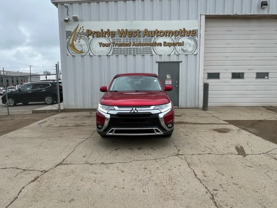 Mitsubishi Outlander 2020 photo 2