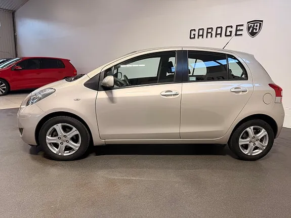 Toyota Yaris 2010 photo 2