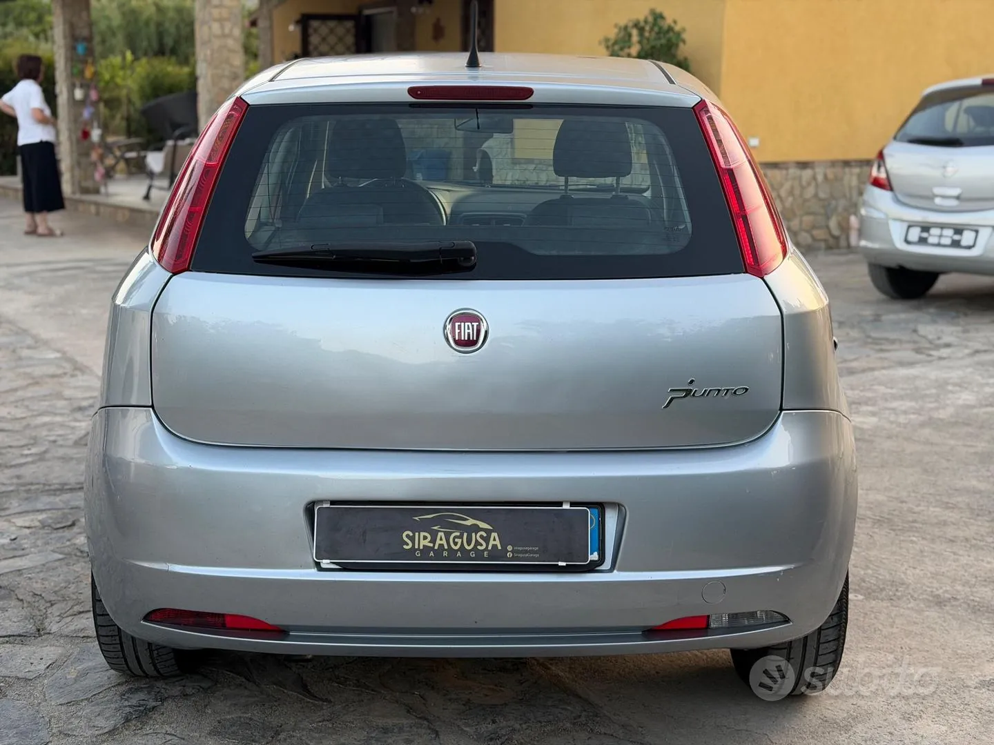 Fiat Grande Punto 2010 photo 3