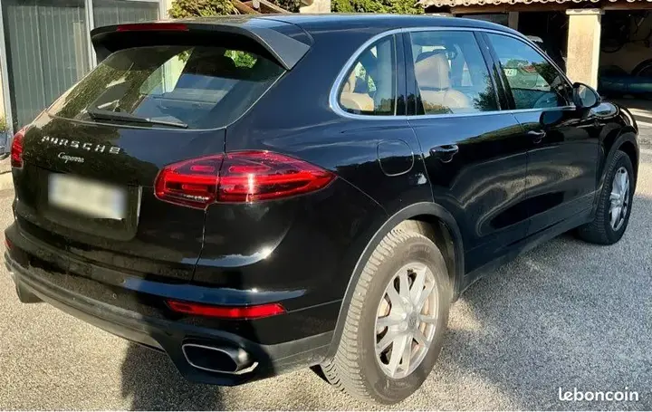 Porsche Cayenne 2015 photo 2