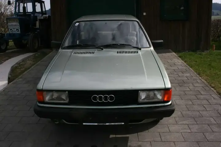 Audi 80 1984 photo 2