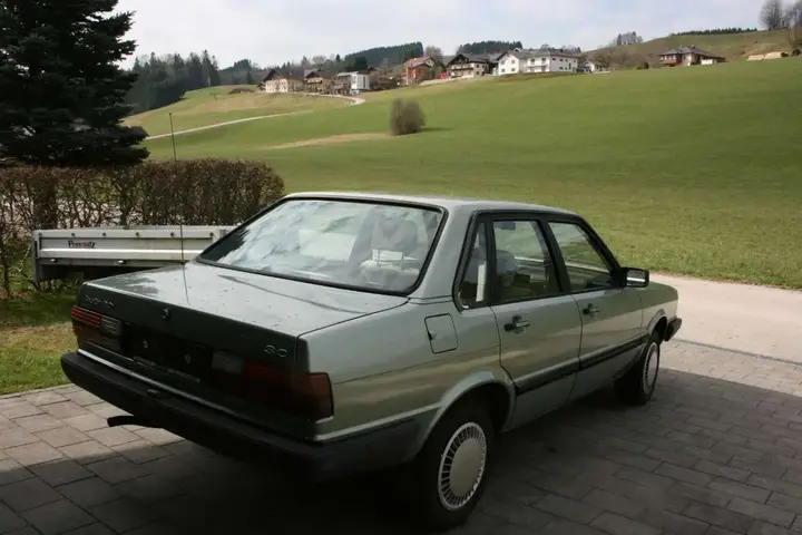 Audi 80 1984 photo 3