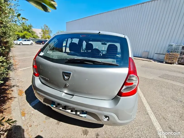 Dacia Sandero 2012 photo 3