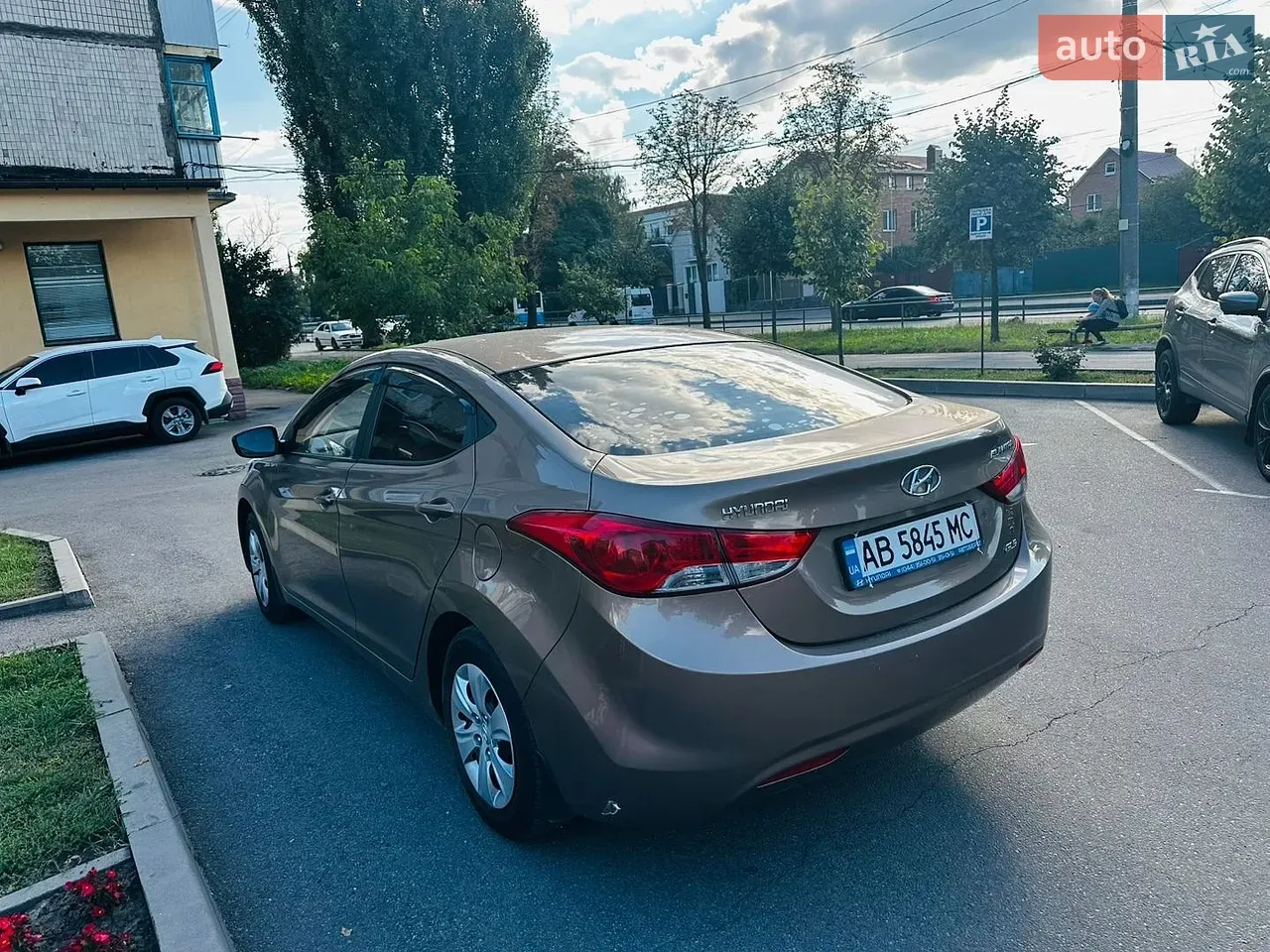 Hyundai Elantra 2013 photo 3