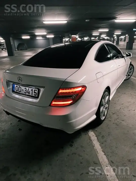 Mercedes-Benz C250 2012 photo 5