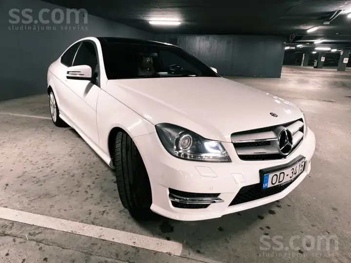 Mercedes-Benz C250 2012 photo 2
