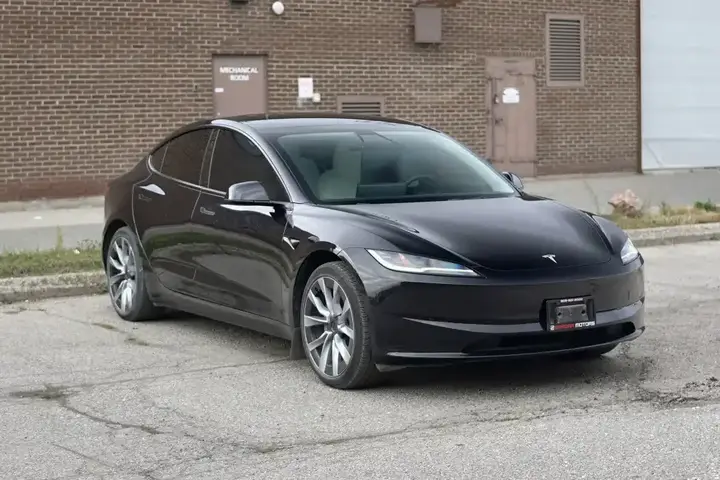 Tesla Model 3 2024 photo 3