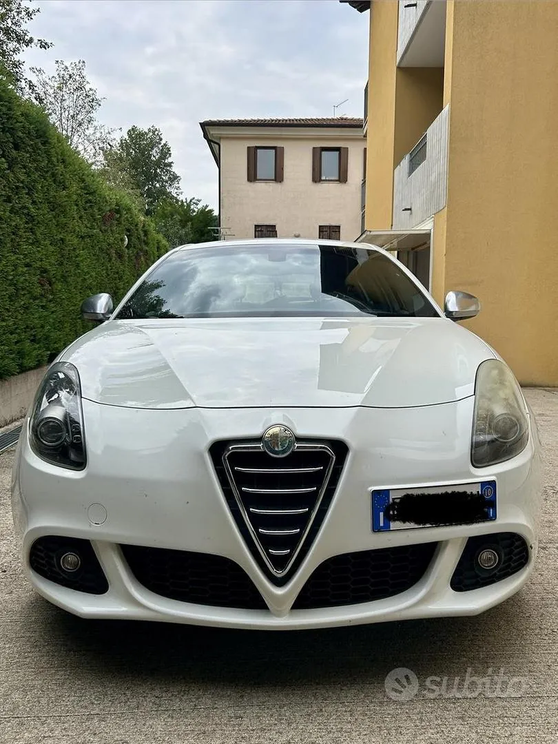 Alfa Romeo Giulietta 2010 photo 3