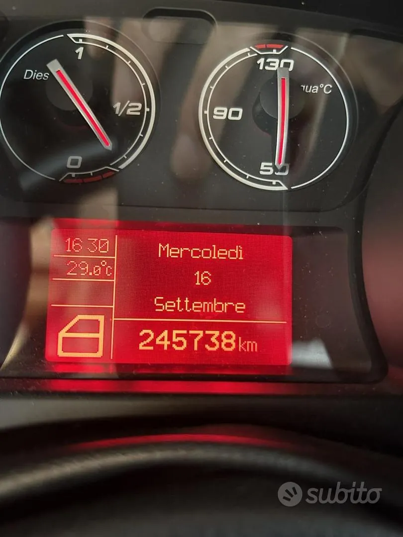 Alfa Romeo Giulietta 2010 photo 5