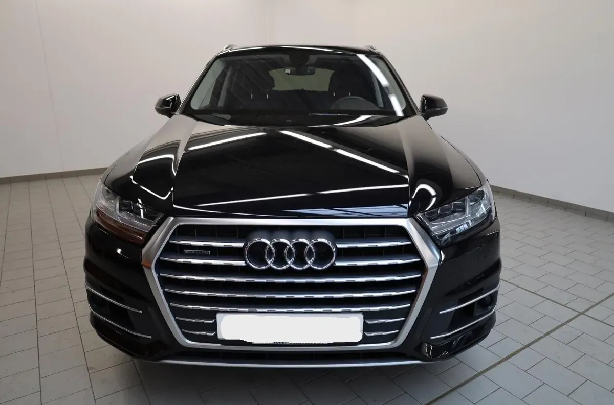Audi Q7 2019 photo 2