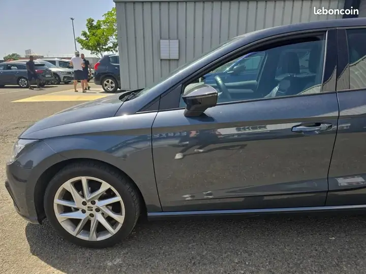 Seat Ibiza 2025 photo 2