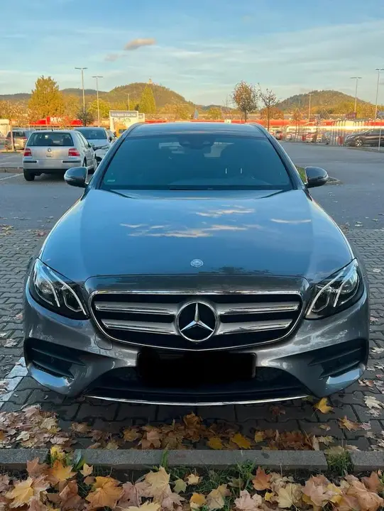 Mercedes-Benz E 220D