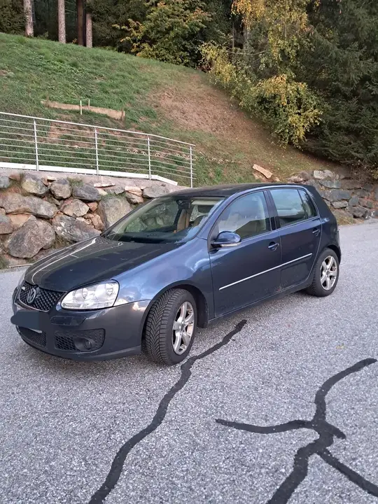 Volkswagen Golf 2005 photo 2